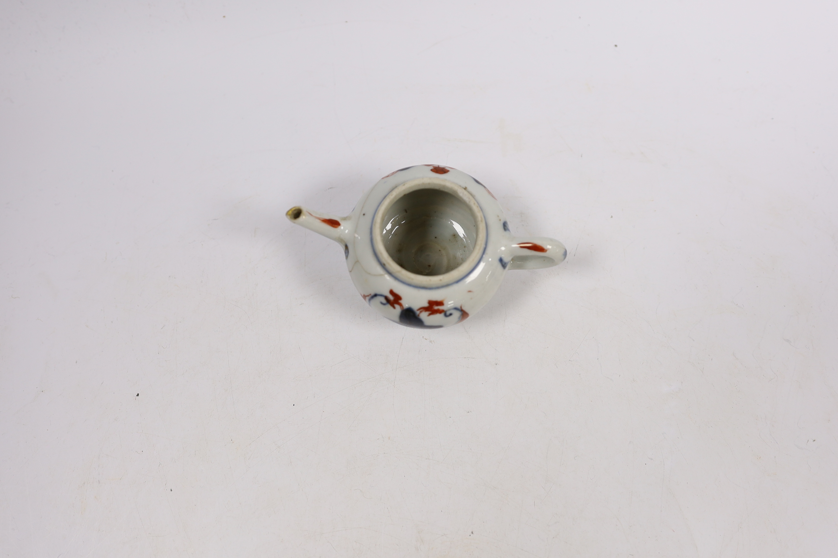 A Chinese Imari miniature teapot, Kangxi, c.1700, 5cm tall